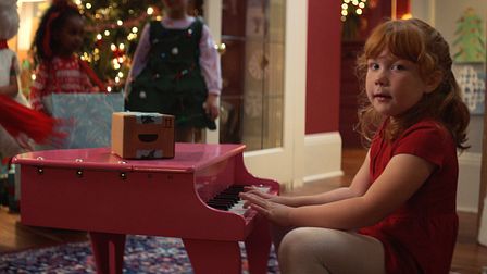 Amazon's boxy choir have a tune for Everybody