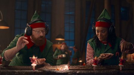 Albert Heijn helps its elf to Christmas