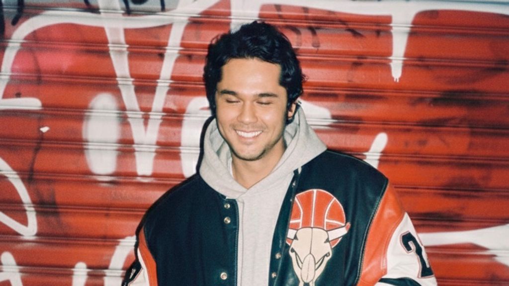 Steven Norel signs with Armoury London