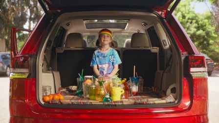 Theres a water girl in that Volkswagen Atlas