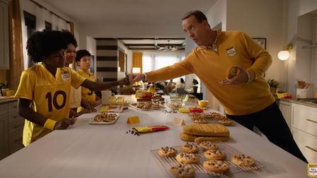 Peyton Manning stars in new Nestle Toll House spot