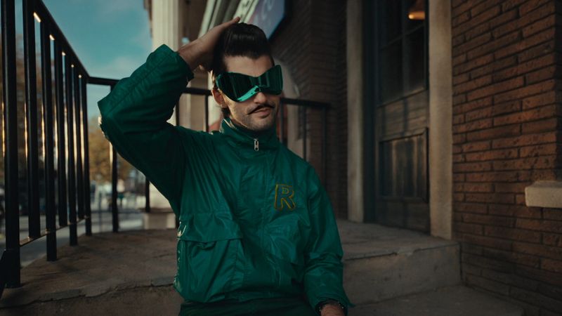 R