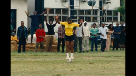 Jay-Jay Okocha shows dem at Nike