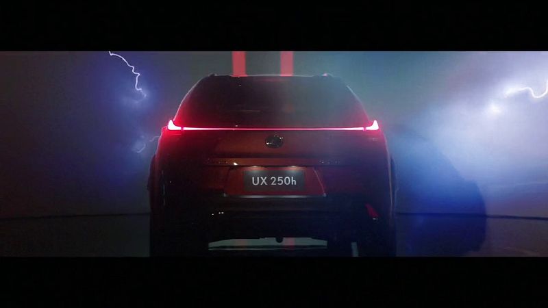 Lexus UX  SENSATIONS  DC