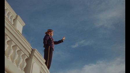 Moëhr than a bellhop