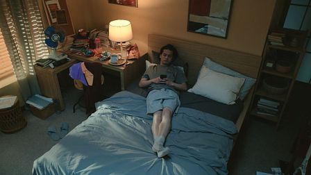 Sigourney Weaver observes that, on Earth, no one can see you move