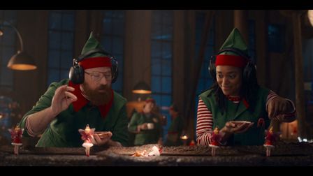 Albert Heijn helps its elf to Christmas