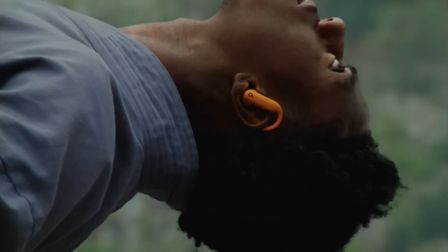 Daniel Wolfe gives IShowSpeed a kung-fu Beats-down