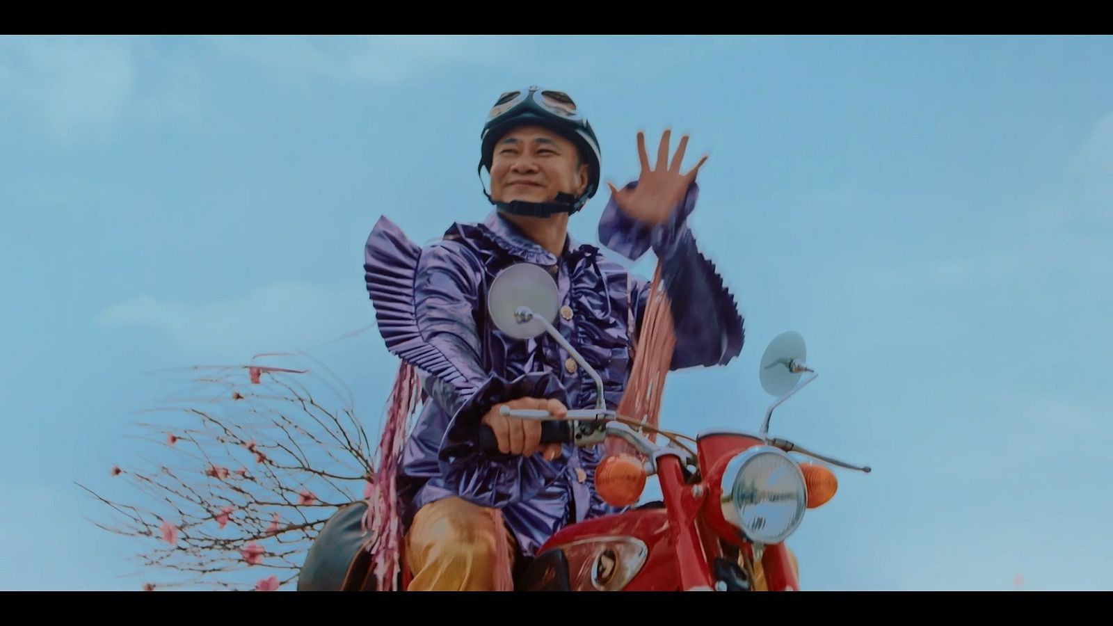 Viettel’s unhinged uncle hits the road