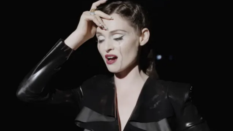 Sophie Ellis-Bextor x @Wuh Oh 'Hypnotized'