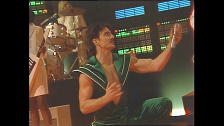 Spike Jonze, Ben Stiller and Benson Boone flip on the Super Bowl for Instacart